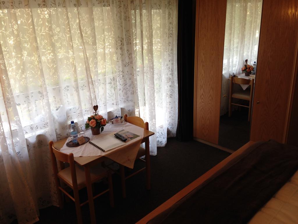 Mosel-Pension Gaestehaus Christiane, Brodenbach Room photo