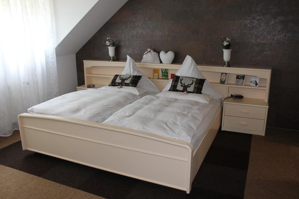 Mosel-Pension Gaestehaus Christiane, Brodenbach Room photo